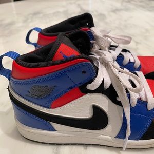 NIKE AIR JORDAN size US 1.5Y